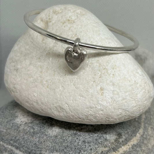 SIGNATURE MAXI CHUNKY HEART BANGLE