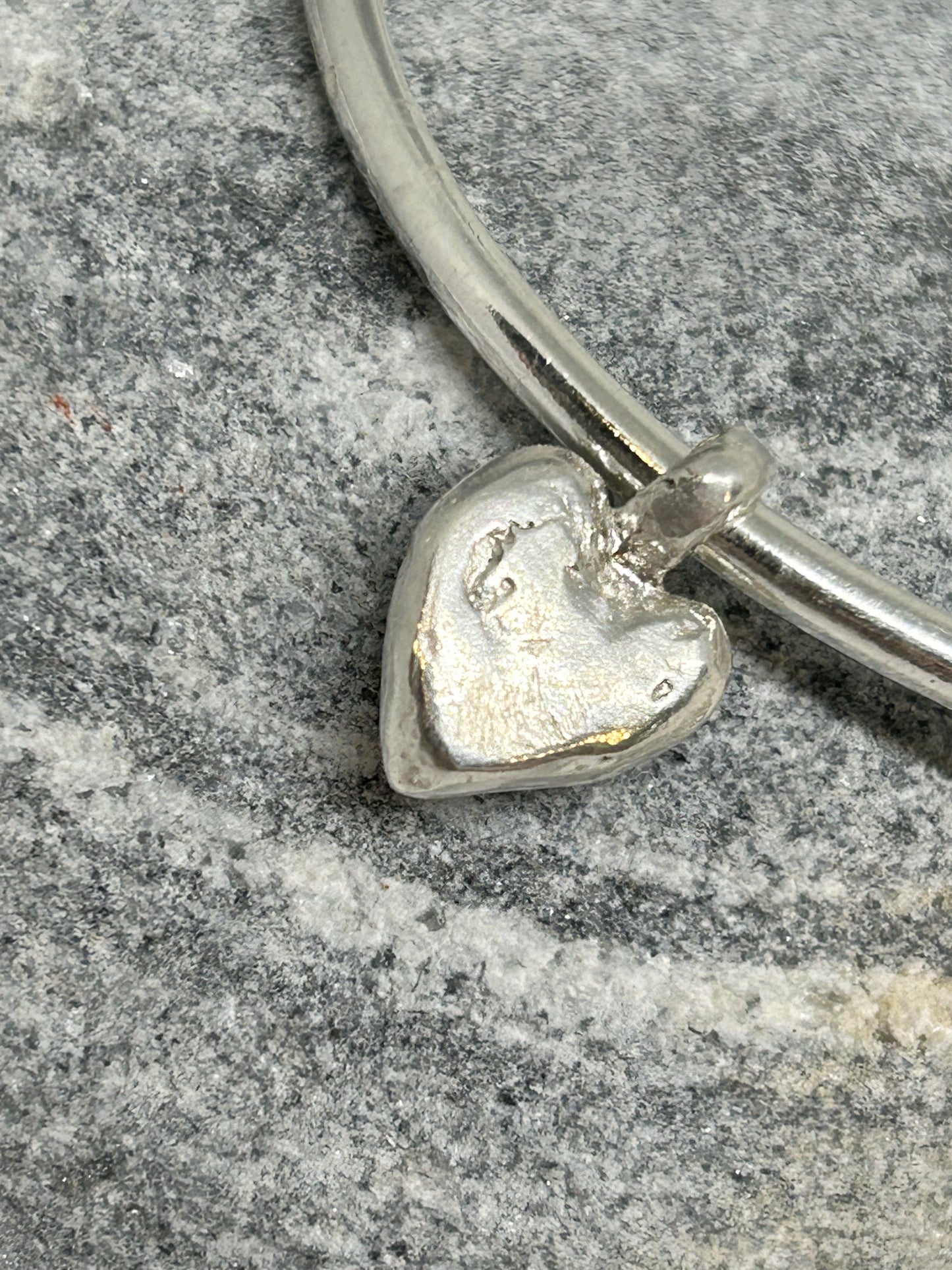 SIGNATURE MAXI CHUNKY HEART BANGLE